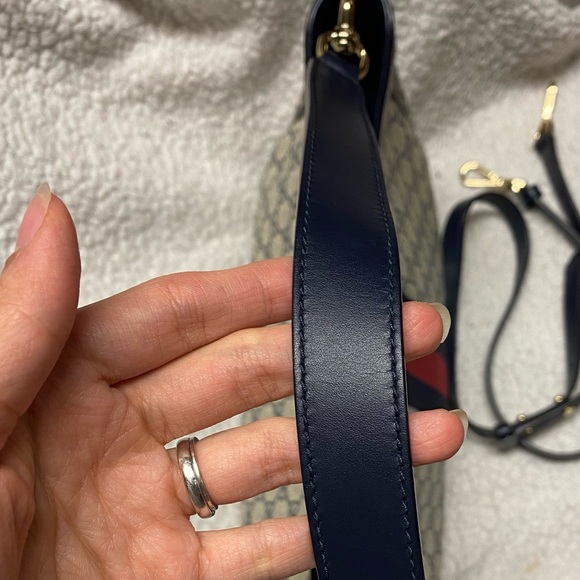 ✨SOLD✨AUTHENTIC GUCCI NAVY HOBO GG SUPREME BAG✨ - Picture 7 of 8